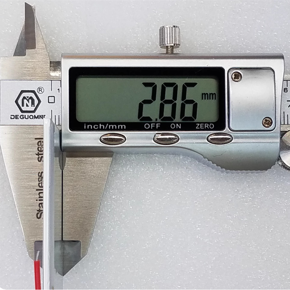 Batterie à connecteur 3.7V 155 - Gaming Keyboard Tester avis et prix